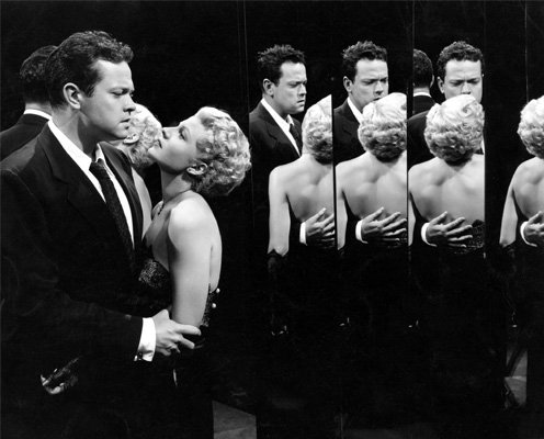 Orson Welles and Rita Hayworth in the hall of mirrors