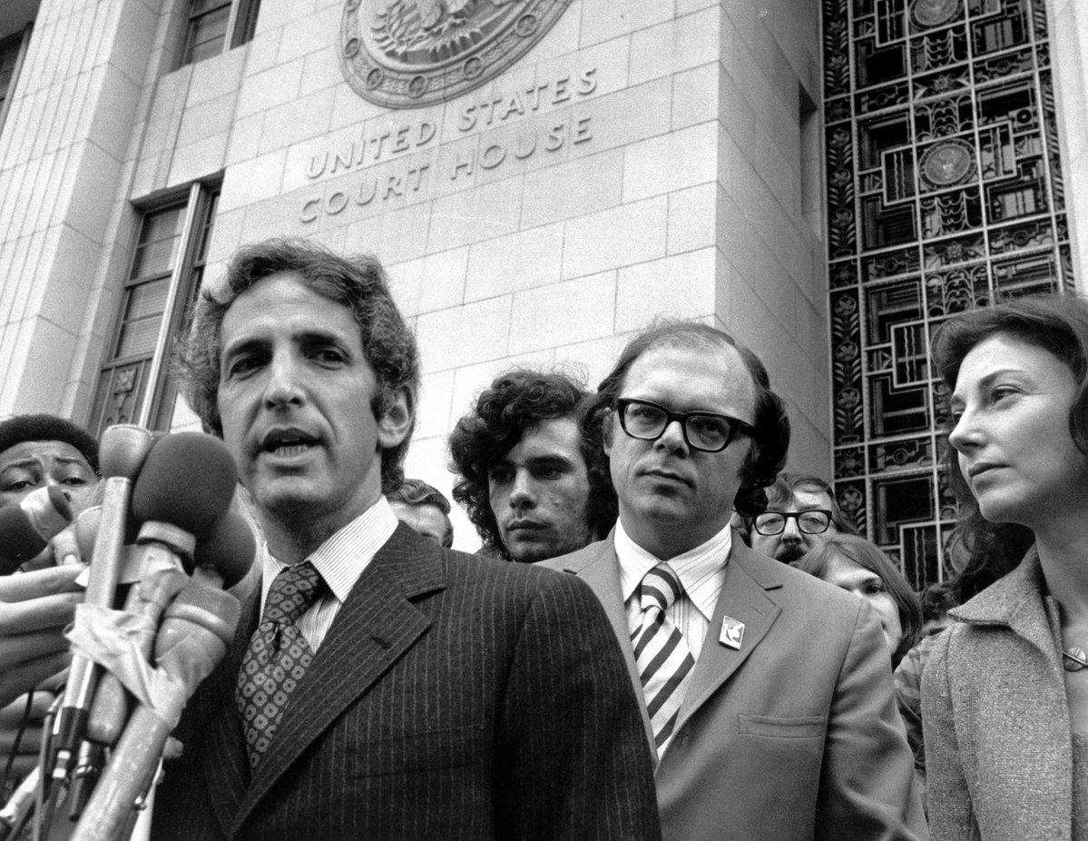 Daniel Ellsberg, Anthony Russo, and Patricia Ellsberg at the Los Angeles courthouse, where Ellsberg and Russo faced charges of espionage, theft, and conspiracy.